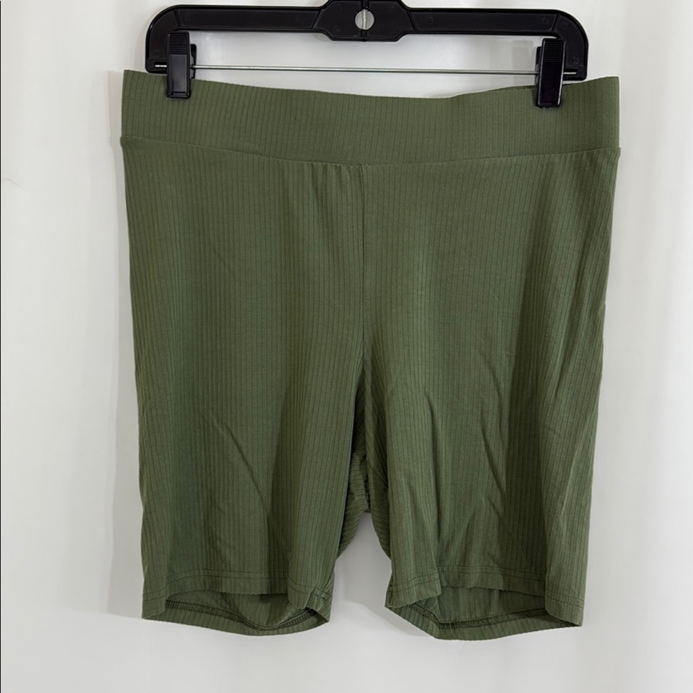 Woman’s Old Navy Olive Green Bike Shorts Stretchy Form-Fitting Size L